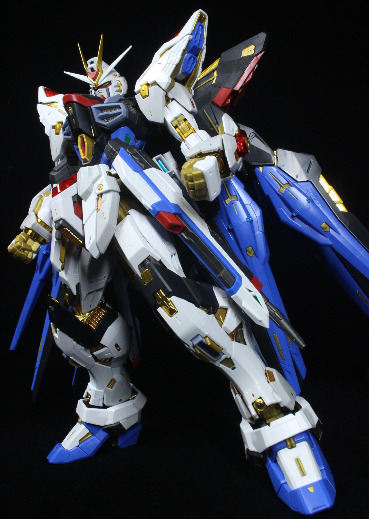 最安値に挑戦】 MG 機動戦士ガンダムSEED DESTINY ストライクフリーダムガンダム 100スケール 色分け済みプラモデル 